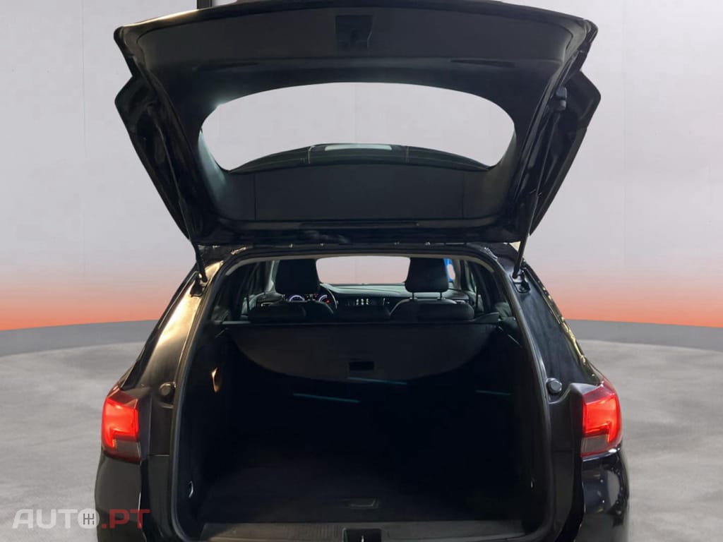 Opel Astra Sports Tourer 1.2 Turbo Design & Tech