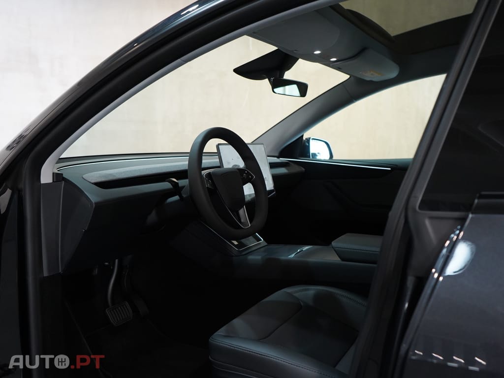 Tesla Model Y Long Range Tração Traseira