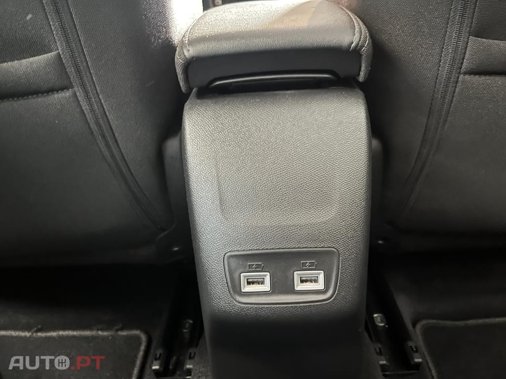 Peugeot E-208 Active Business I.V.A DEDUTÍVEL