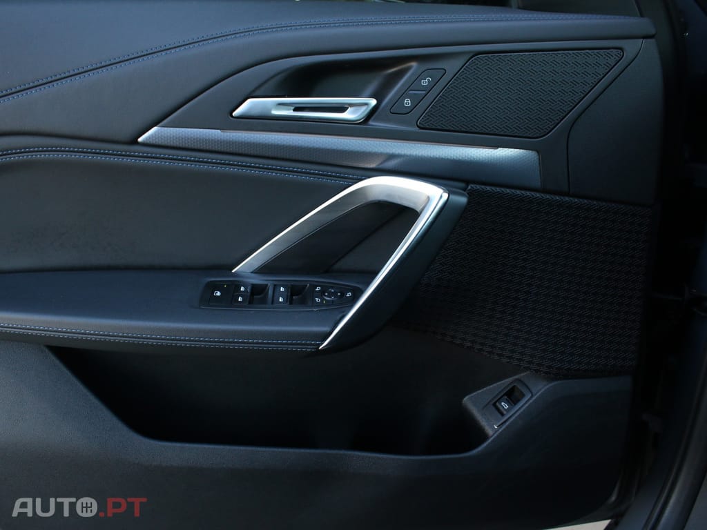 BMW iX1 xDrive30 Pack Desportivo M