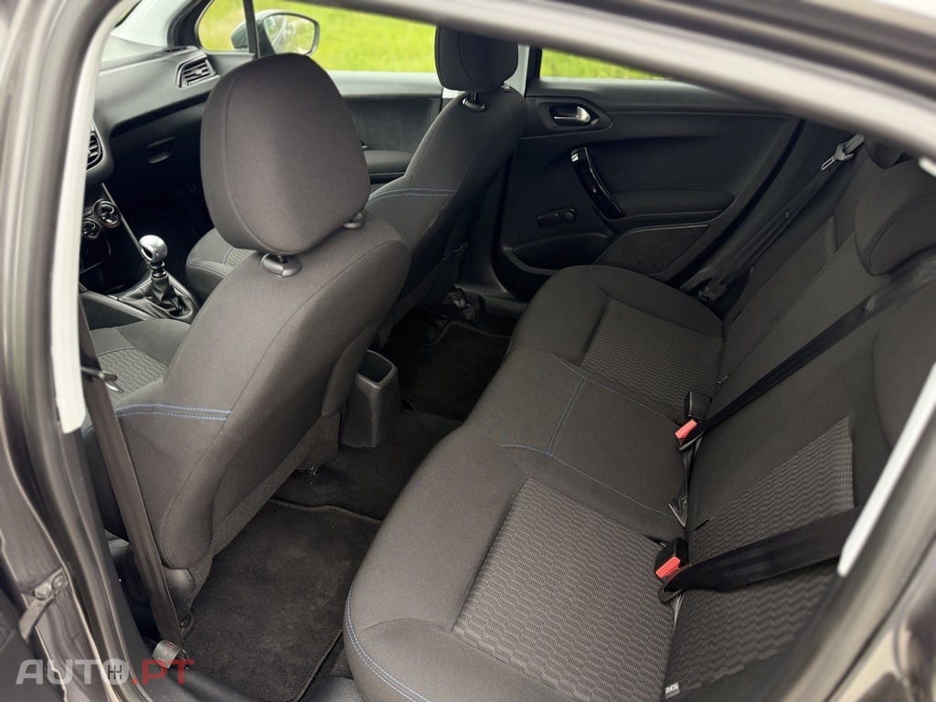 Peugeot 208 1.5 BlueHDi Signature