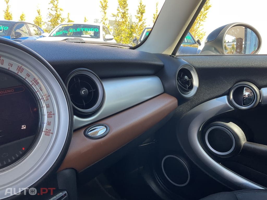 MINI Cooper Cooper D
