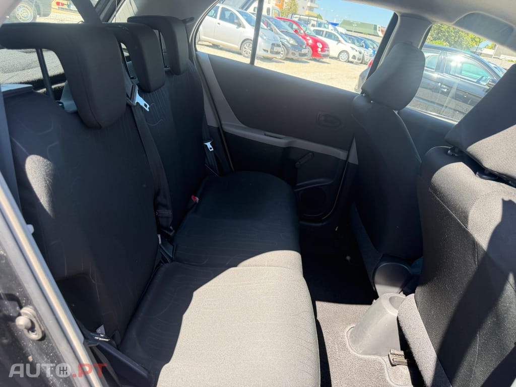 Toyota Yaris 1.0 VVT-i AC