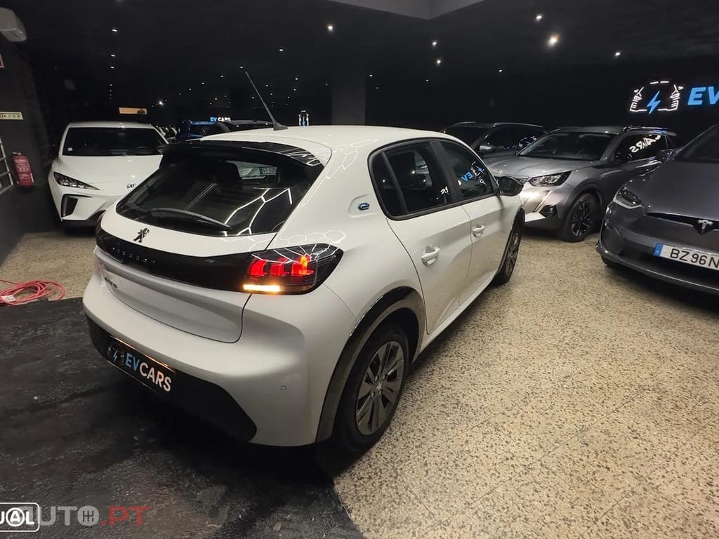 Peugeot E-208 50 kWh Active Pack
