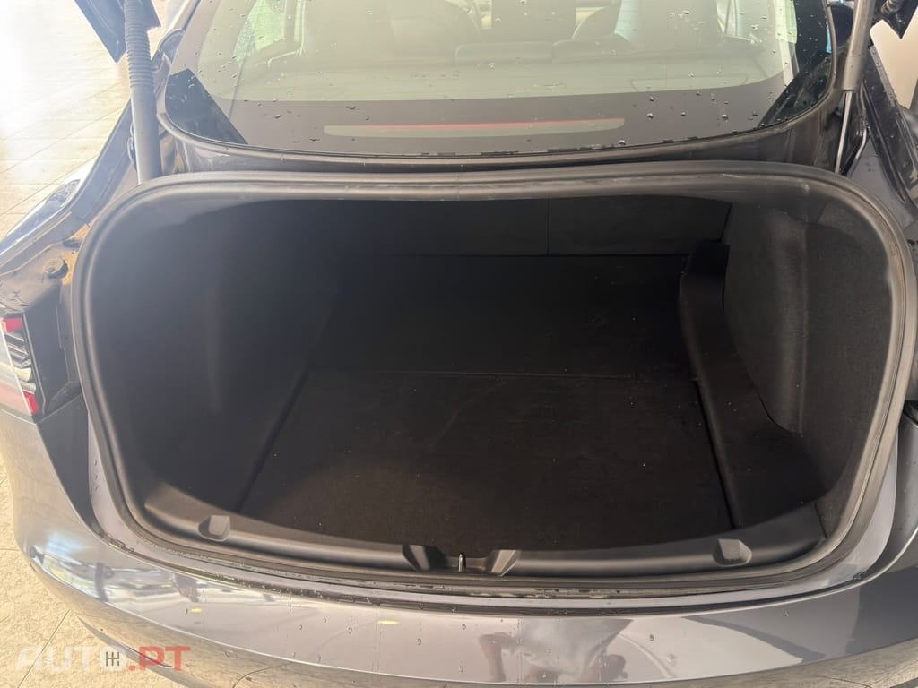 Tesla Model 3 Performance Dual Motor AWD — fotografia 15