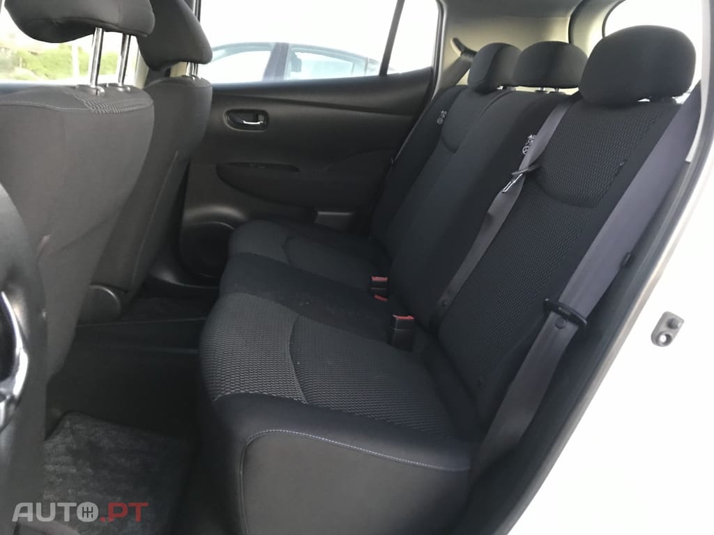 Nissan Leaf Acenta 30 kwh