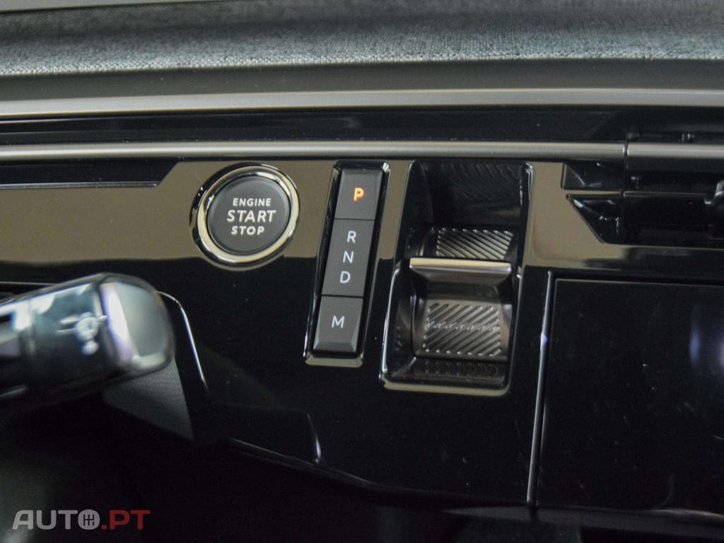 Peugeot 3008 1.2 Hybrid Allure e-DCS6