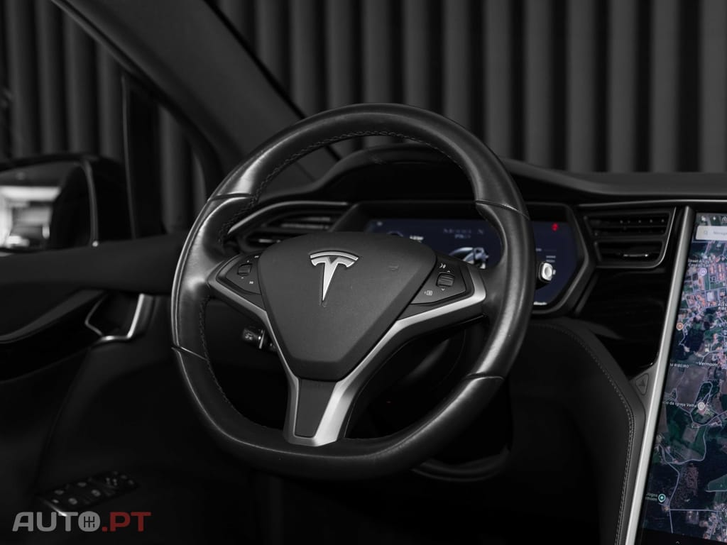 Tesla Model X 75D
