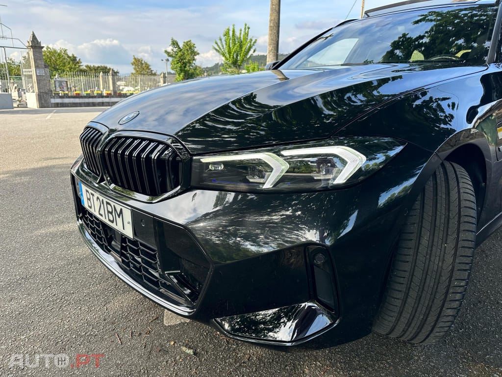BMW 330 e Touring Pack Desportivo M Auto