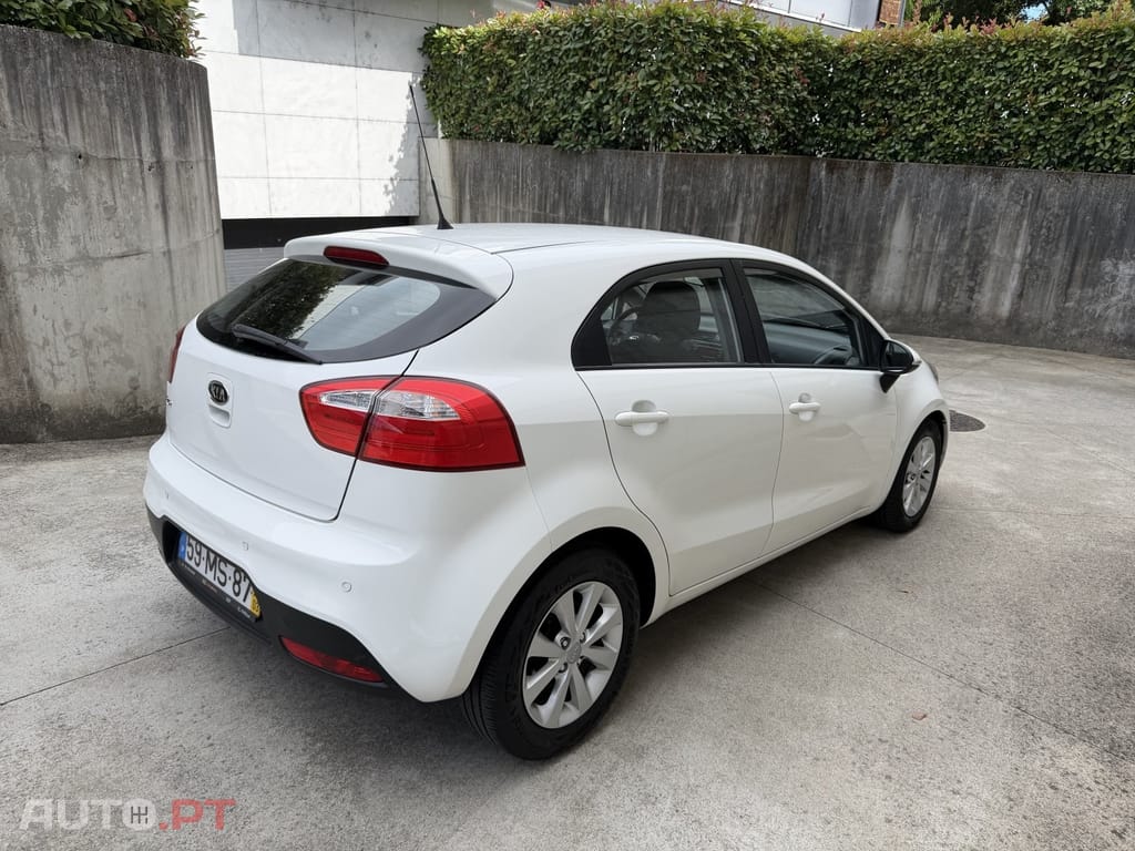 Kia Rio 1.2 CVVT LX
