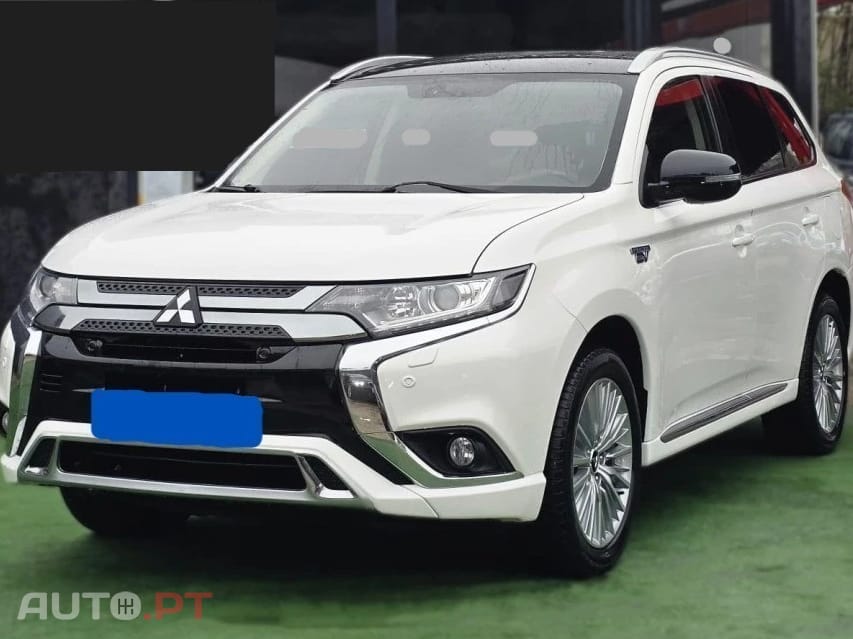 Mitsubishi Outlander 2.4L PHEV TWIN MOTOR 4WD INVITE