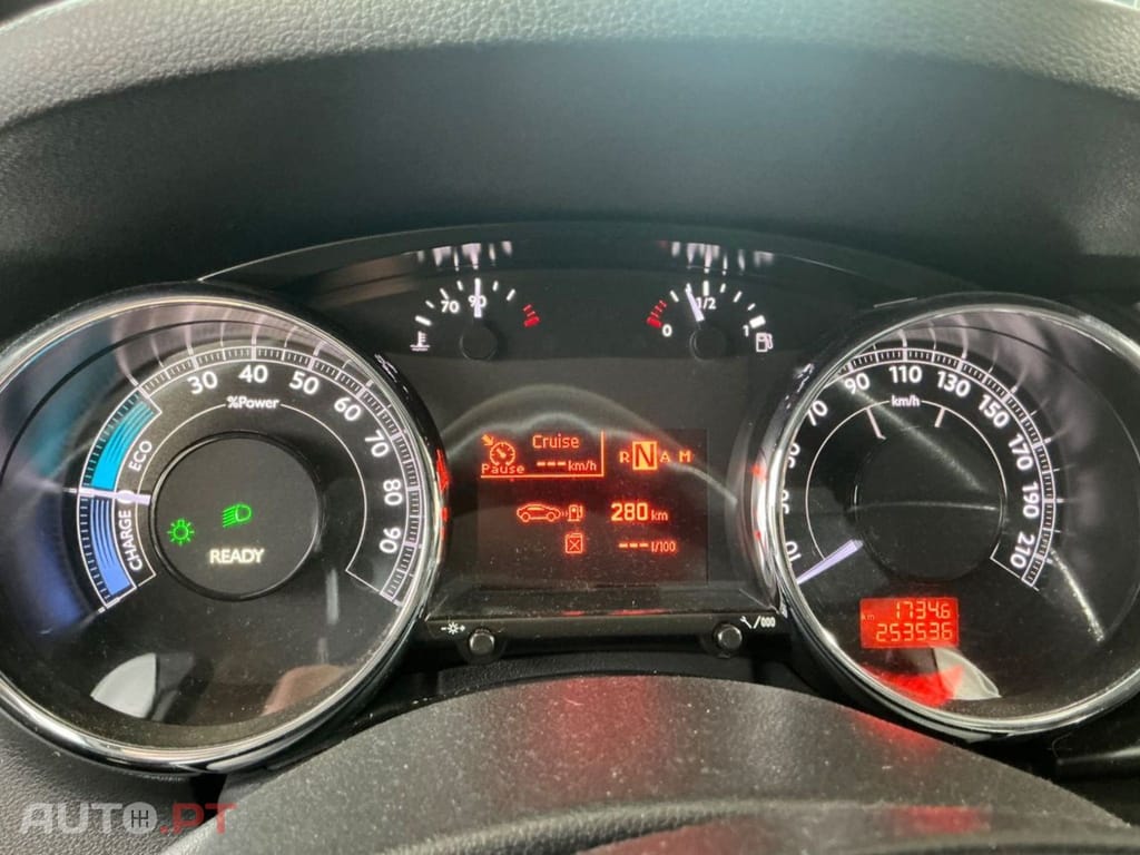 Peugeot 3008 2.0 HDi Hybrid4 Active