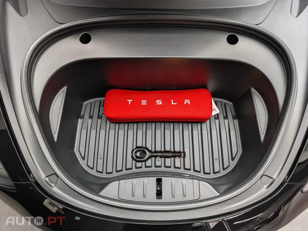 Tesla Model 3 Tração Traseira