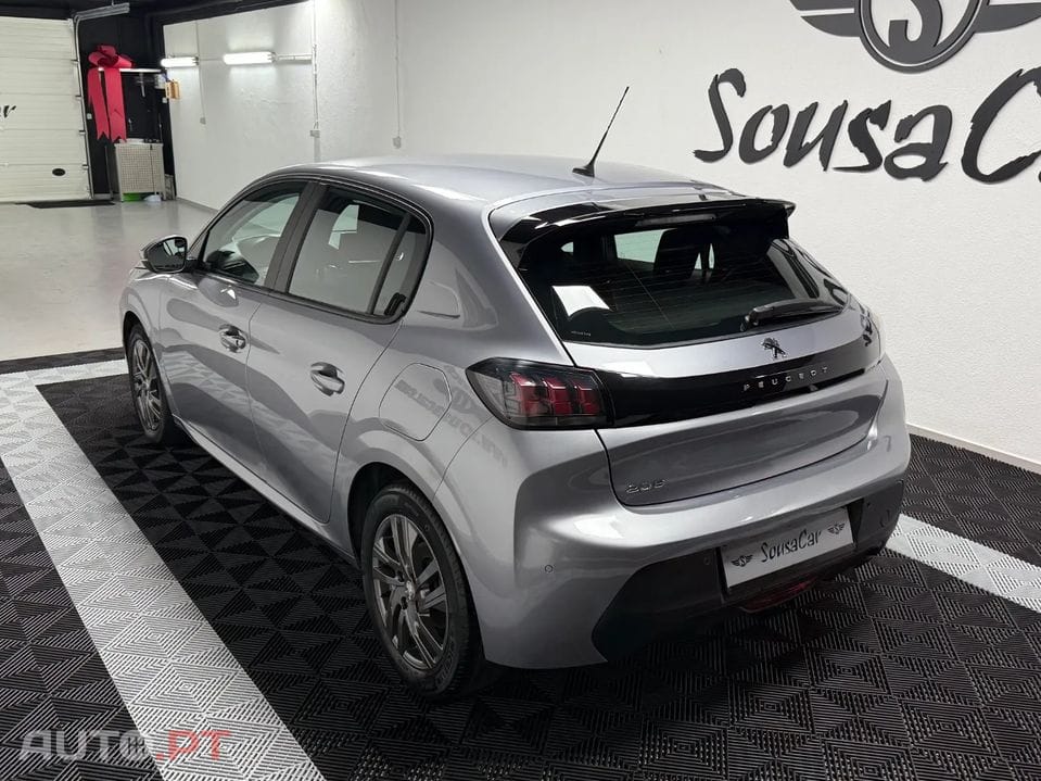 Peugeot 208 PureTech 100 EAT8 Active Pack