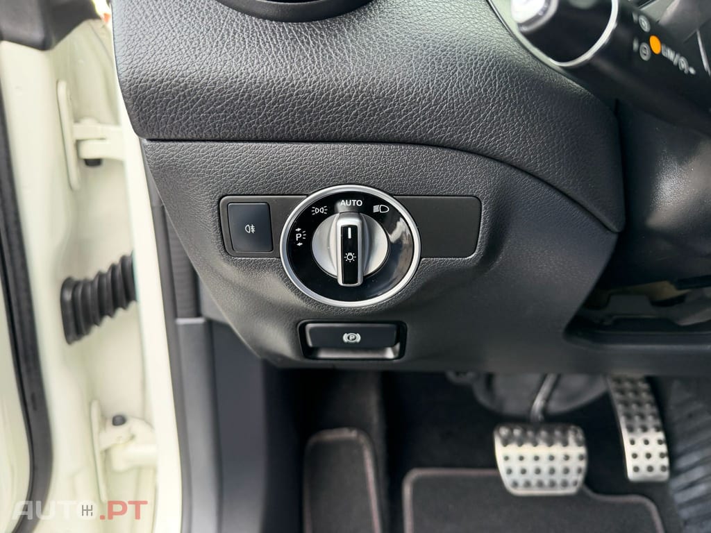 Mercedes-Benz CLA 220 d Shooting Brake AMG Line Aut.