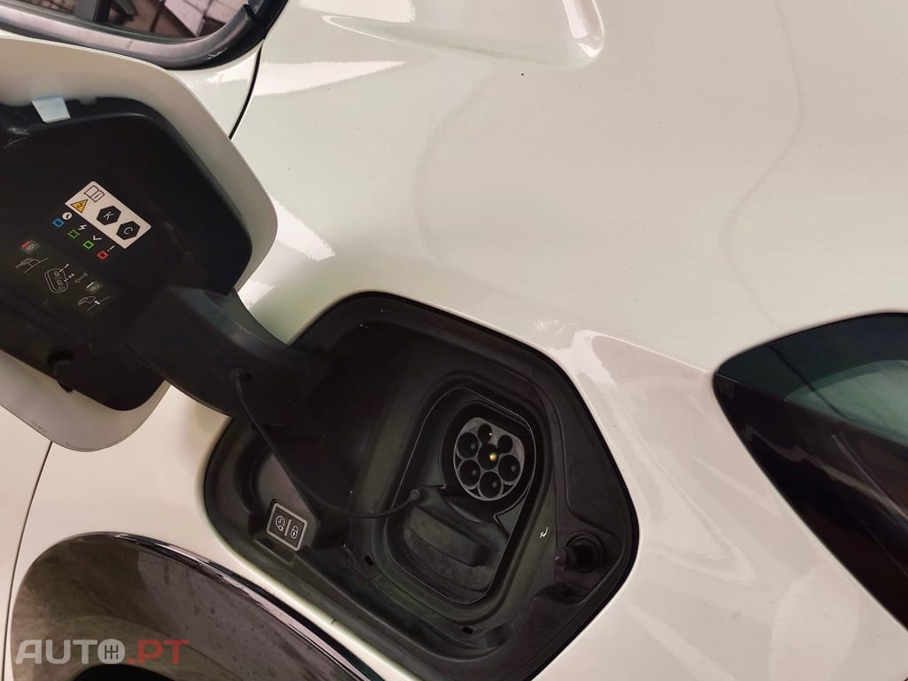 Peugeot E-208 50 kWh Allure