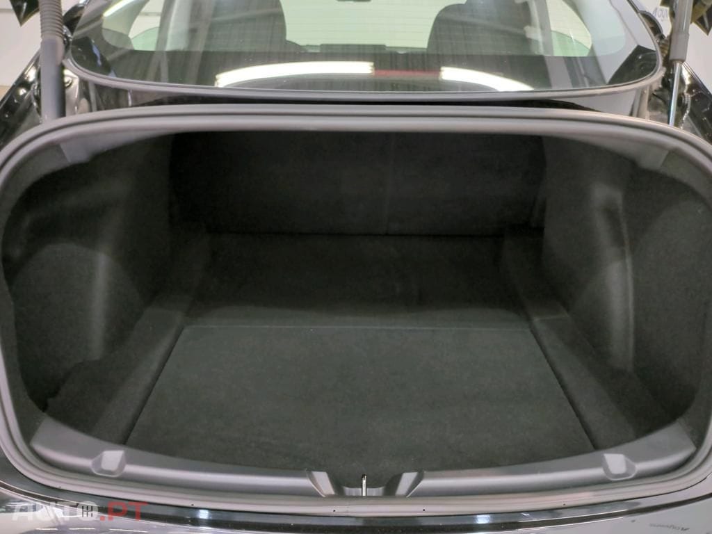 Tesla Model 3 Long-Range Dual Motor AWD