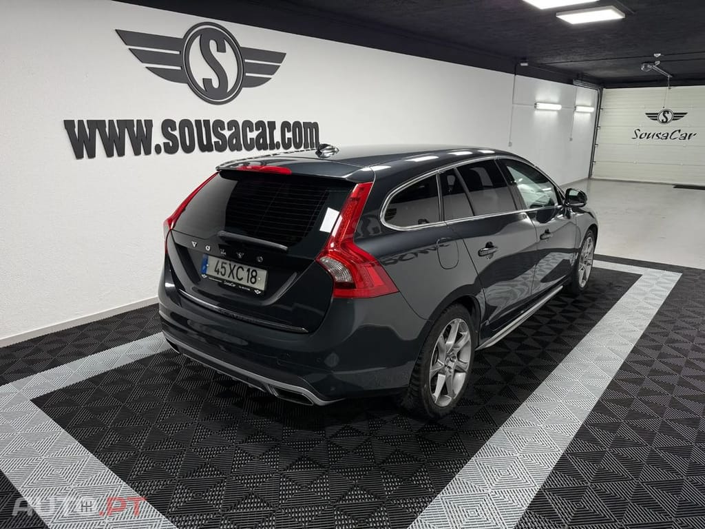 Volvo V60 D6 Plug-In-Hybrid AWD Geartronic Summum
