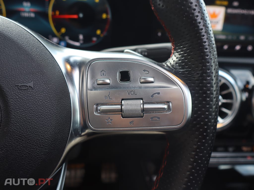 Mercedes-Benz CLA 180 d Shooting Brake AMG Premium Plus