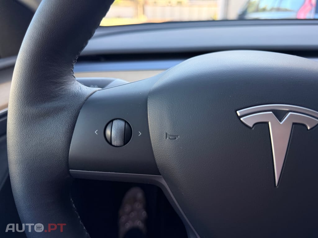 Tesla Model Y Outro