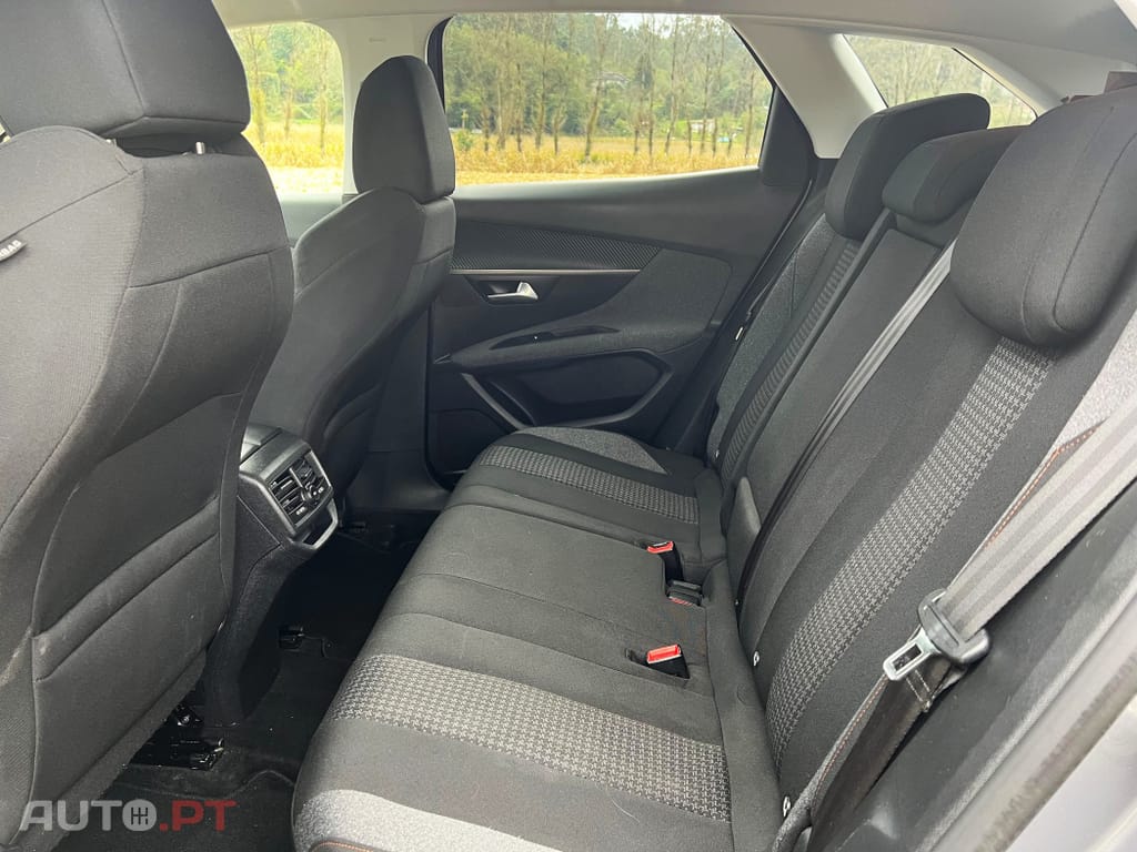Peugeot 3008 1.5 BlueHDi Active Pack EAT8