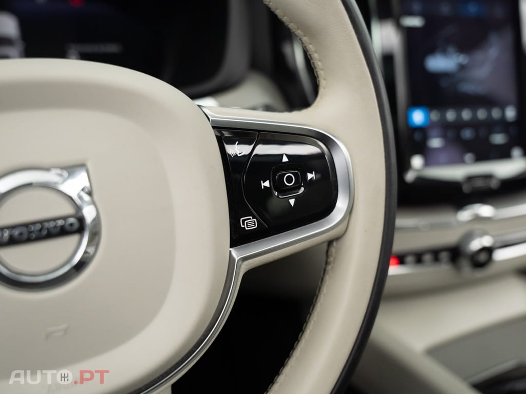 Volvo XC60 2.0 T6 PHEV Plus Bright AWD