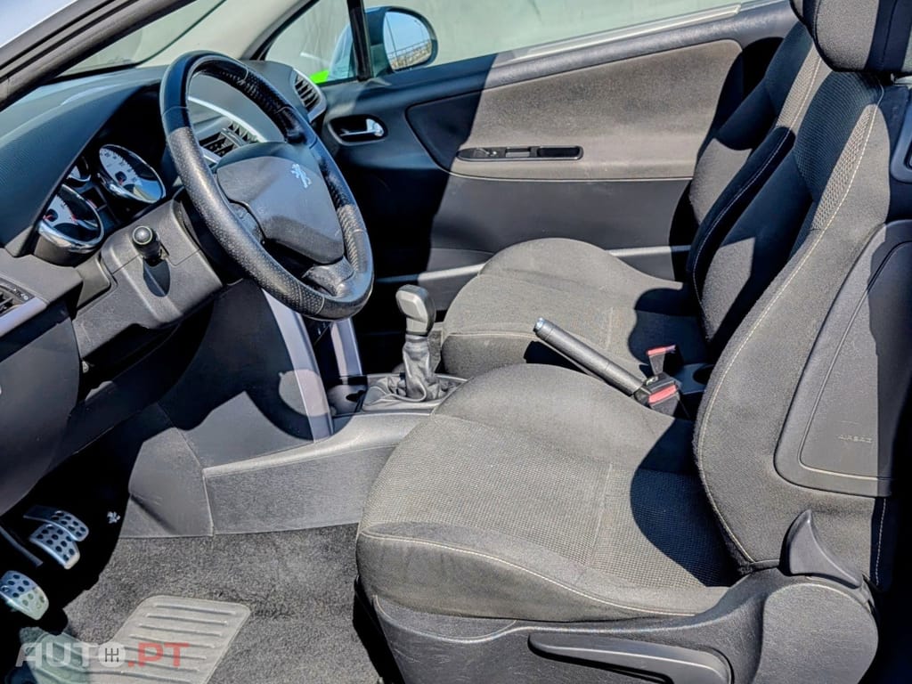 Peugeot 207 CC 16V