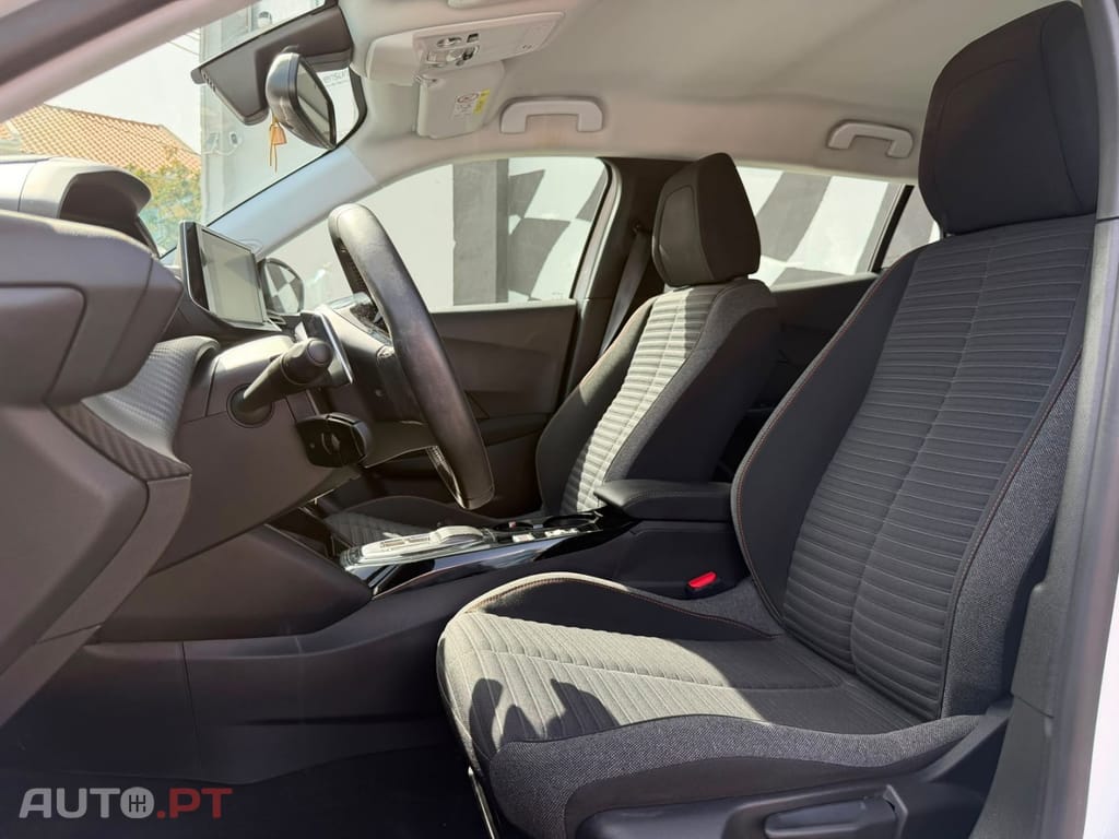 Peugeot 2008 1.2 PureTech Active Pack EAT8