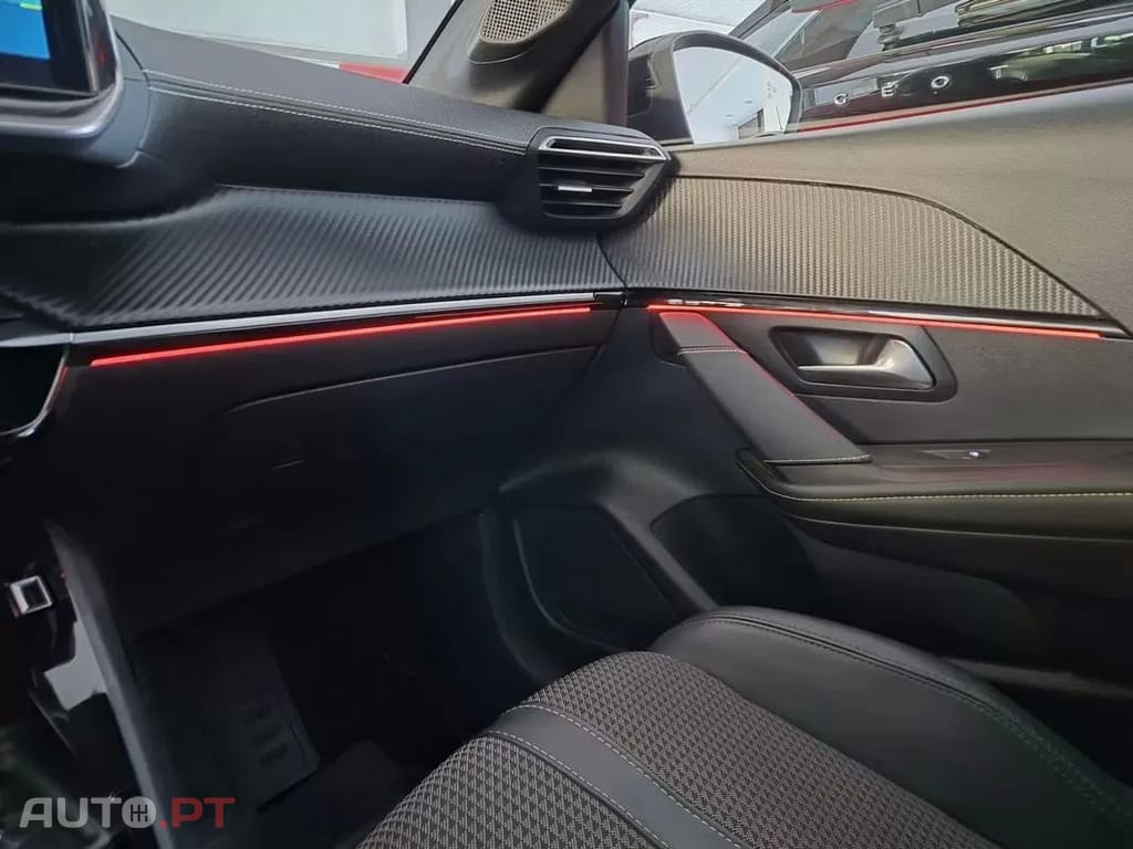 Peugeot E-208 50 kWh GT