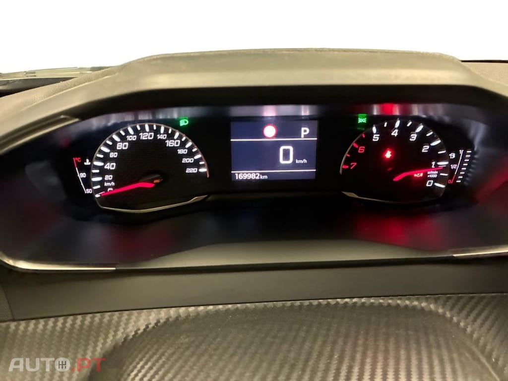 Peugeot 2008 1.2 PureTech Allure EAT8