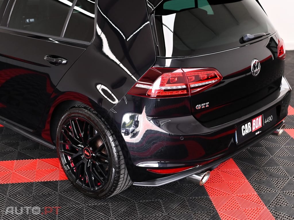 Volkswagen Golf 2.0 TSI GTI DSG