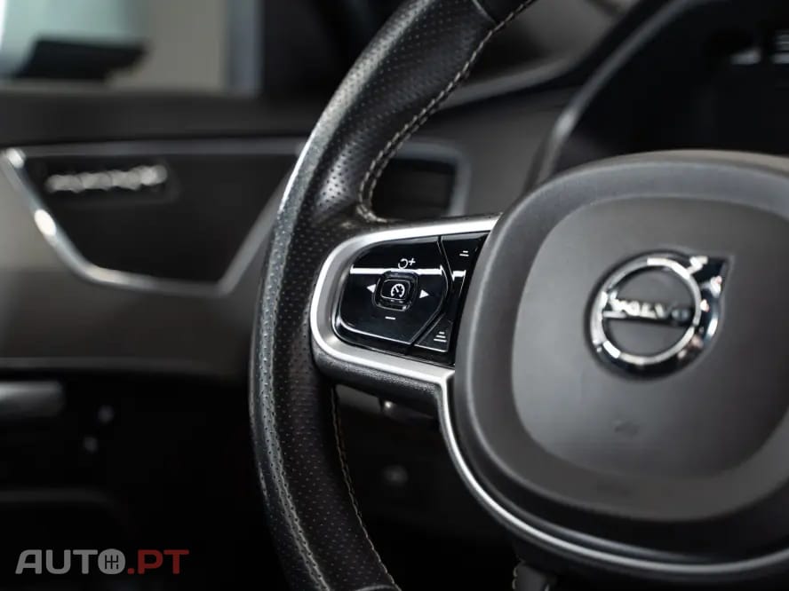 Volvo XC90 2.0 D4 R-Design