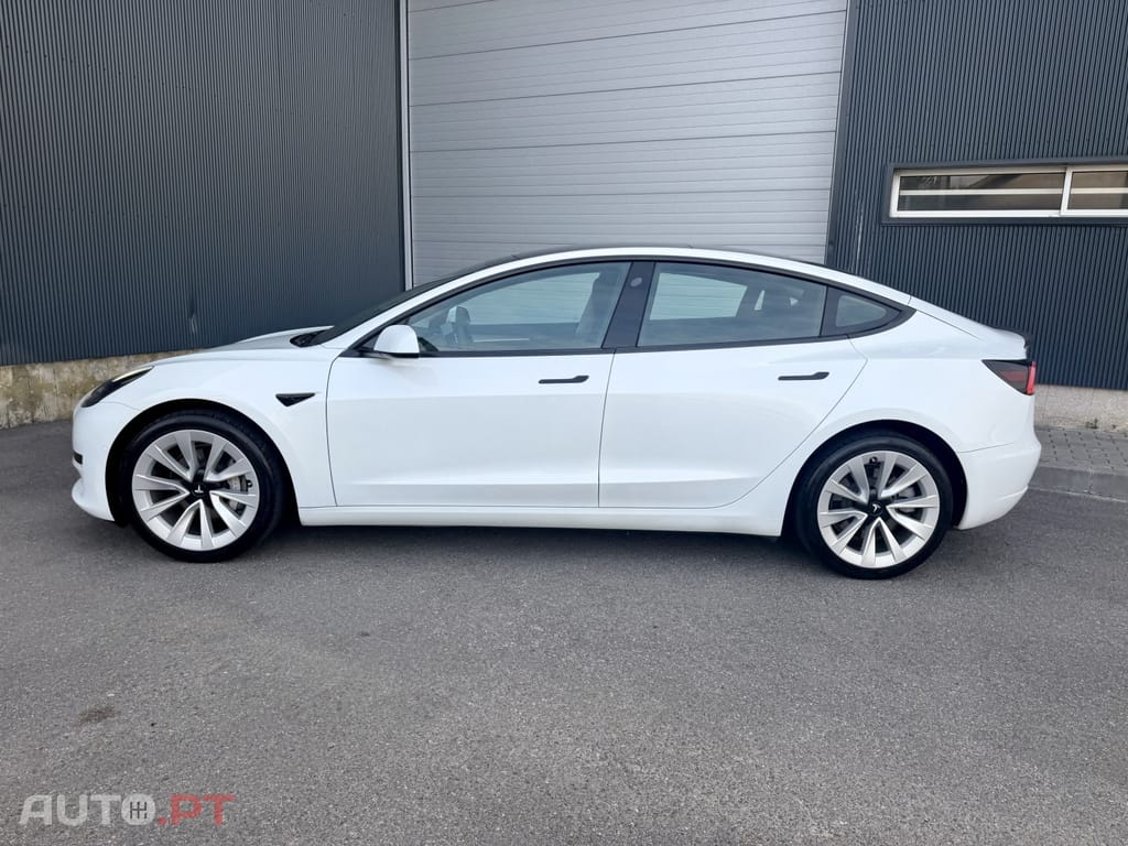 Tesla Model 3 Standard Range Plus RWD