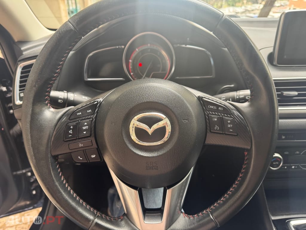 Mazda 3 1.5 Sky-D Excellence Navi