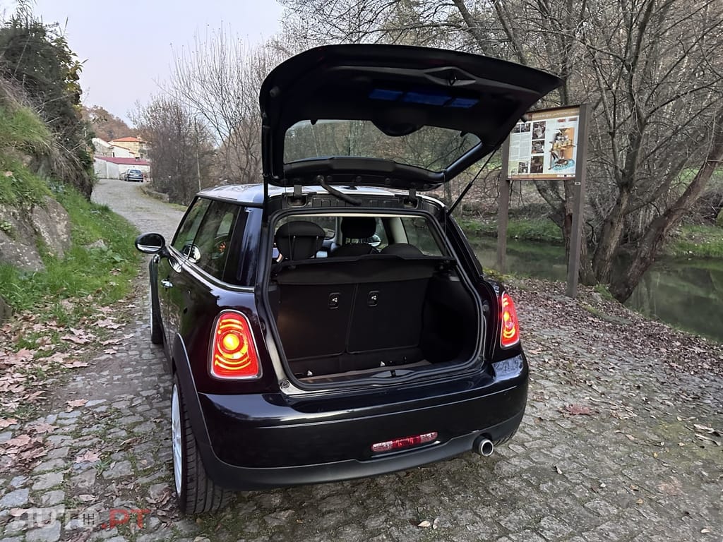 MINI Cooper Cooper D