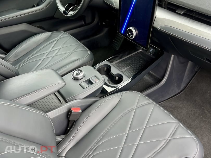 Ford Mustang Mach-E 75.7 kWh Base