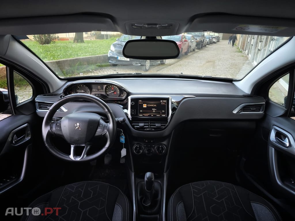 Peugeot 2008 1.2 PureTech Style