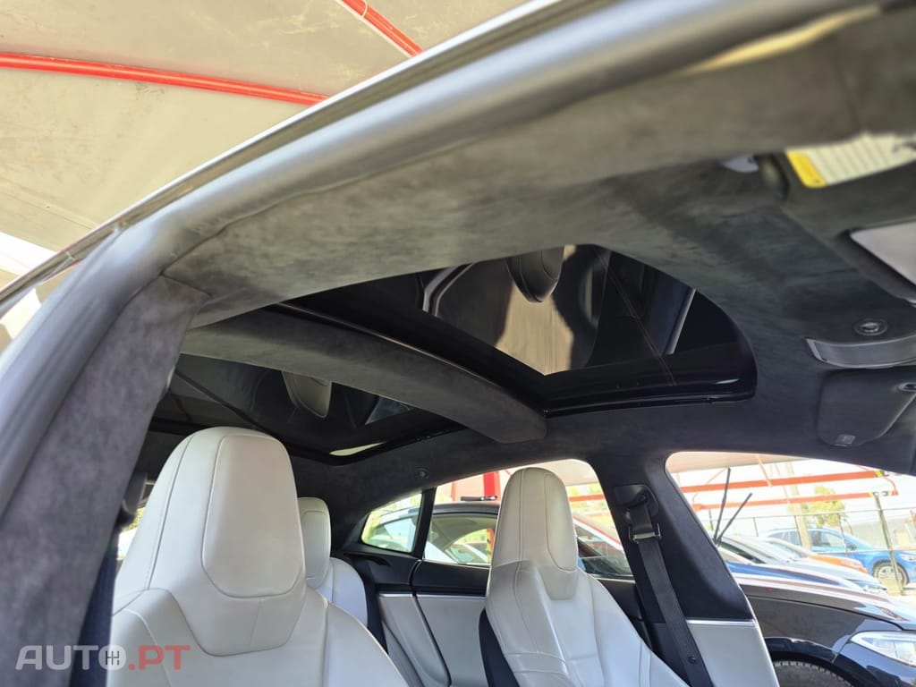 Tesla Model S 85D