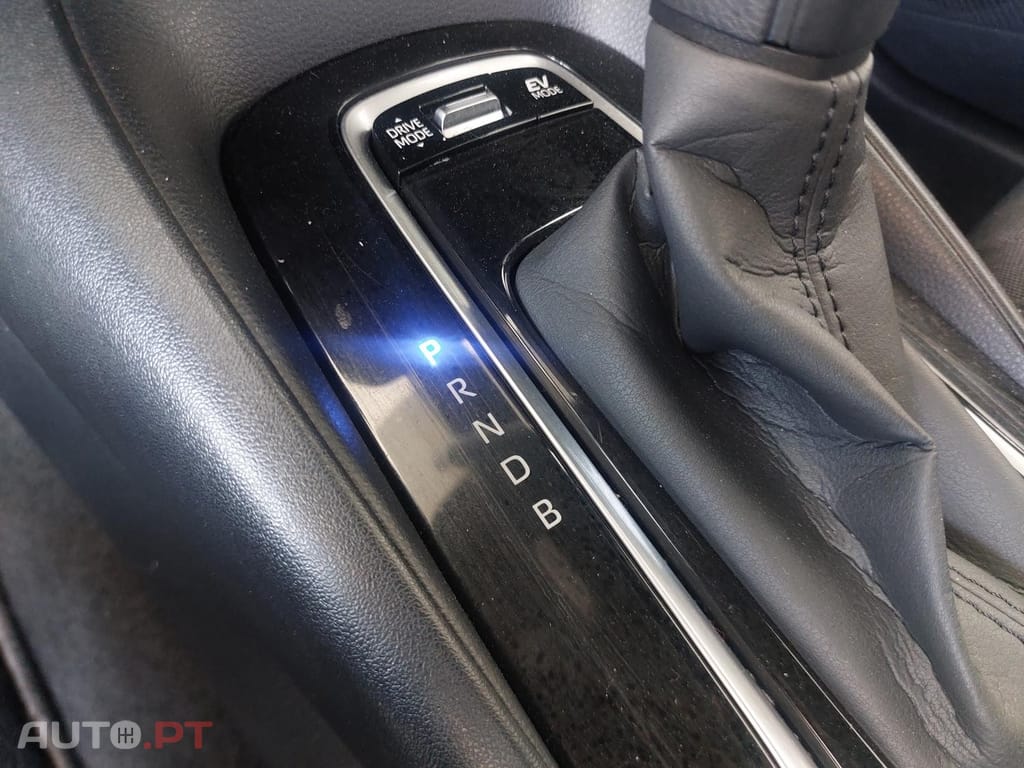 Toyota Corolla 1.8 Hybrid Comfort — fotografia 35