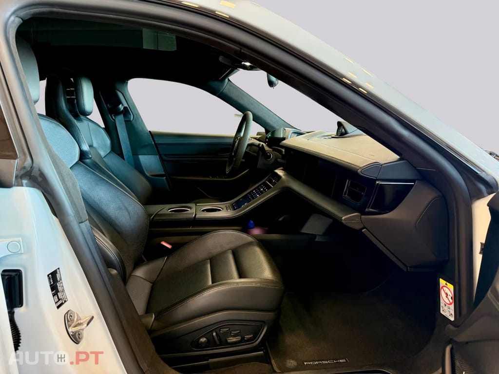 Porsche Taycan I.V.A DEDUTIVEL GTS 