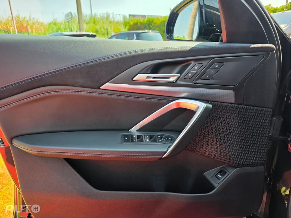 BMW iX2 eDrive20 Pack Desportivo M — fotografia 7