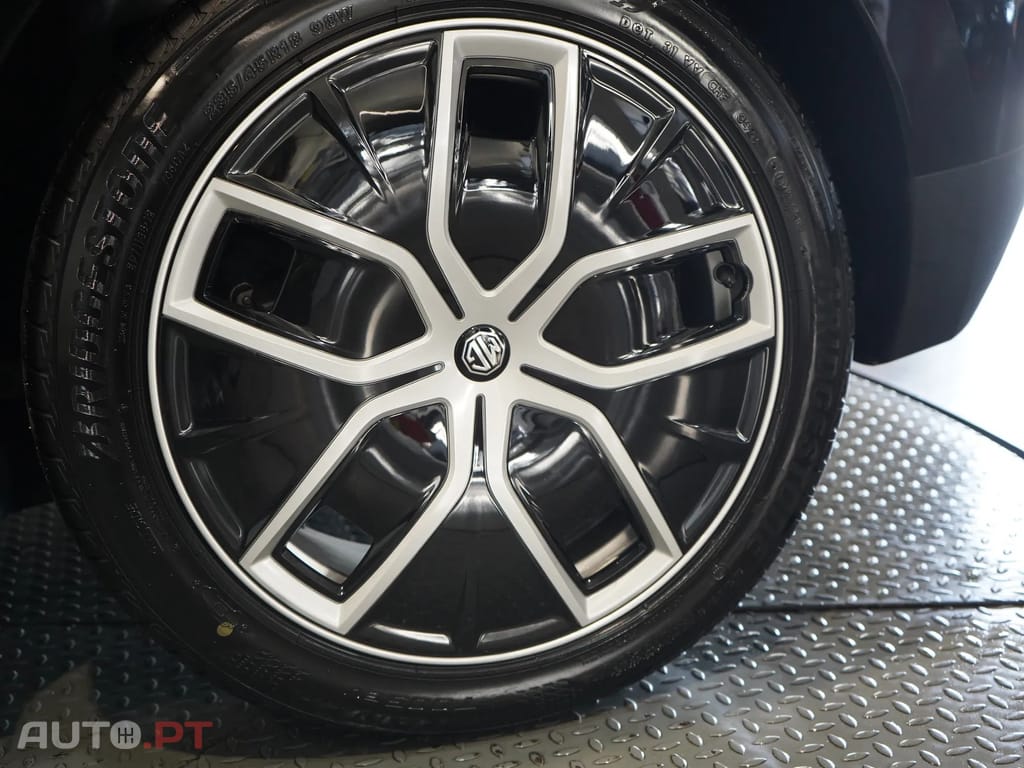 MG MG4 64 kWh Luxury