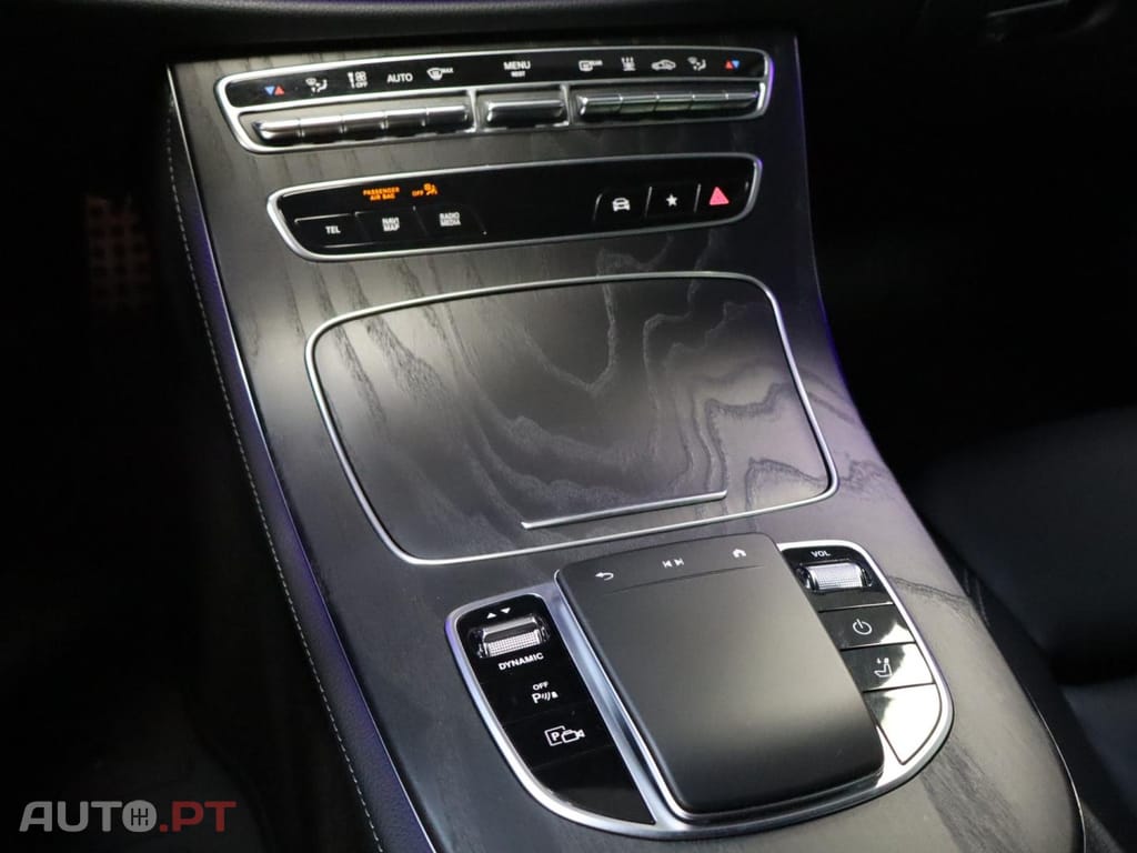 Mercedes-Benz E 300 de Auto AMG LINE