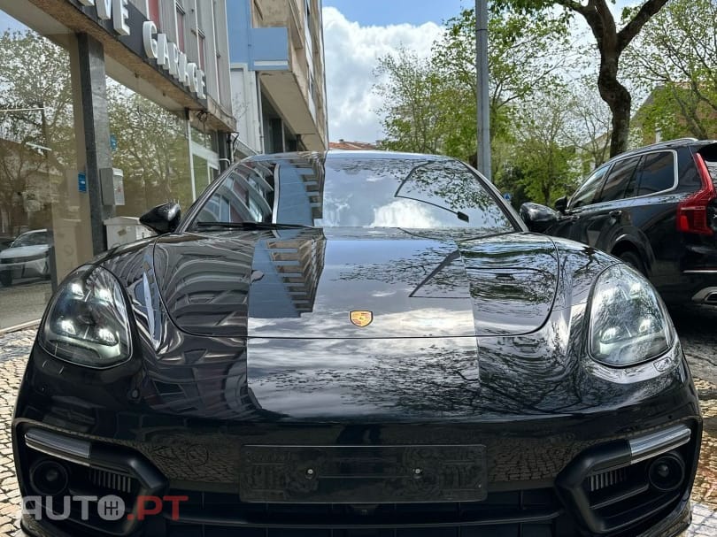 Porsche Panamera 4 E-Hybrid