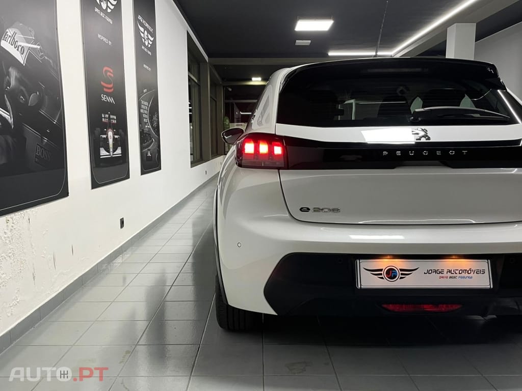 Peugeot E-208 50 kWh Active Pack