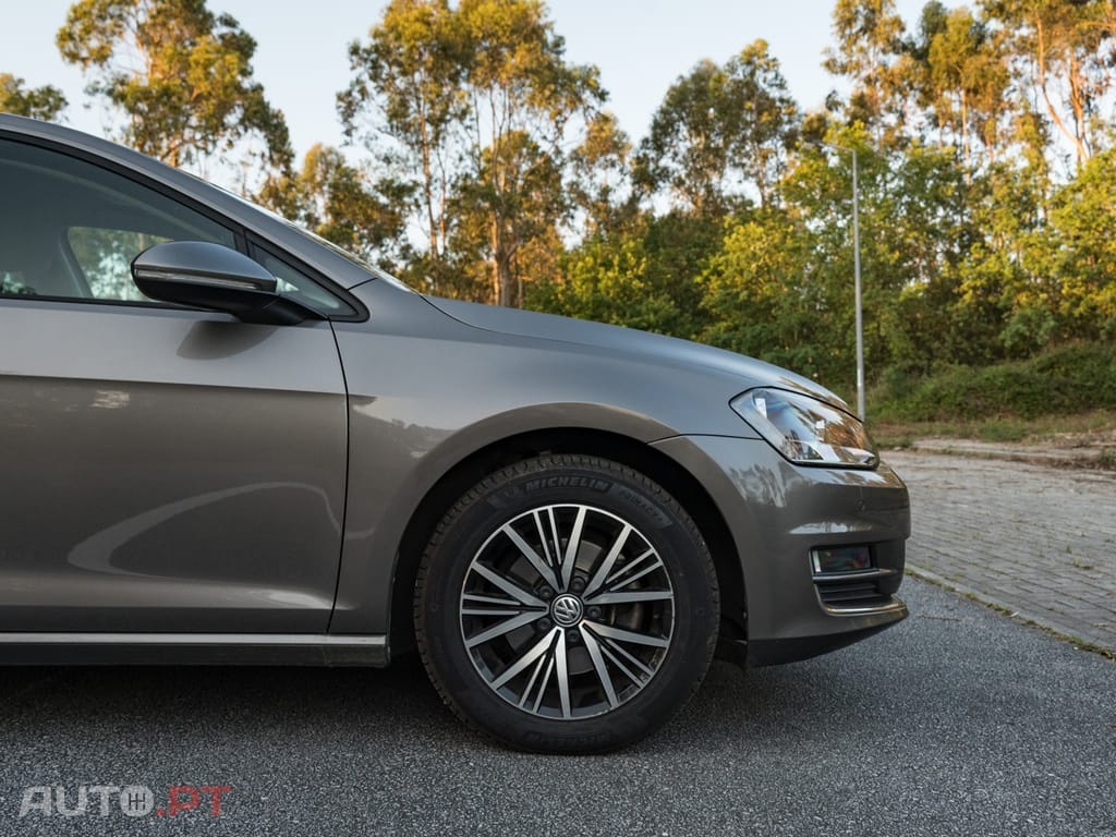 Volkswagen Golf 1.6 TDi BlueMotion Confortline