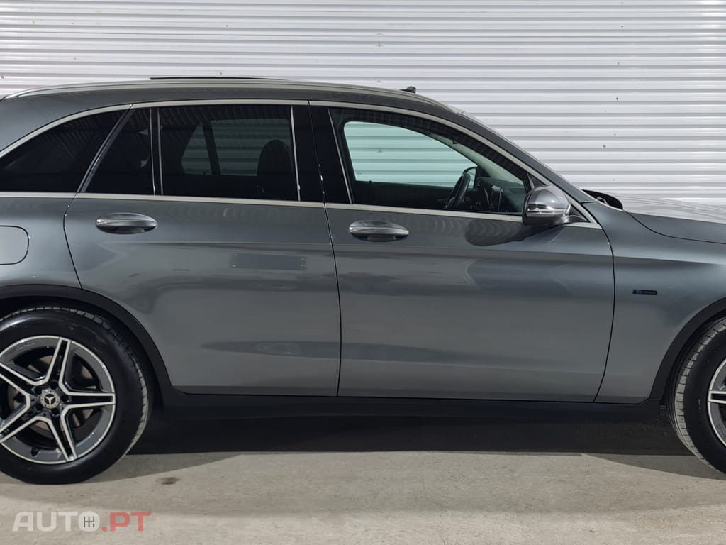 Mercedes-Benz GLC 300 e 4Matic 9G-TRONIC AMG Line