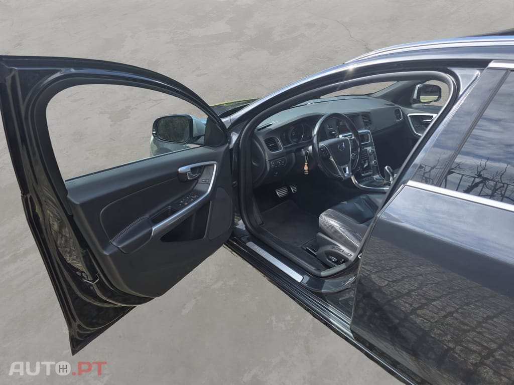 Volvo V60 D6 Twin Engine Geartronic RDesign