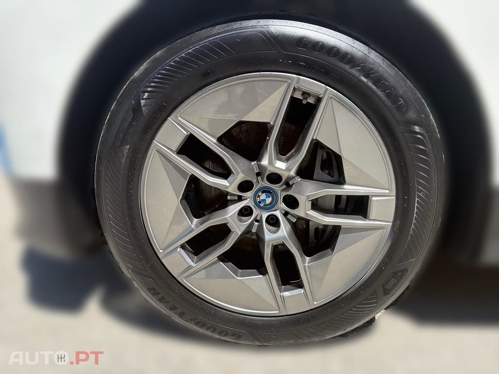 BMW iX xDrive 40