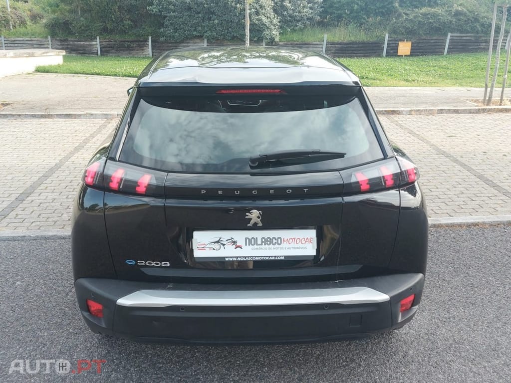 Peugeot E-2008 50 kWh Active Pack